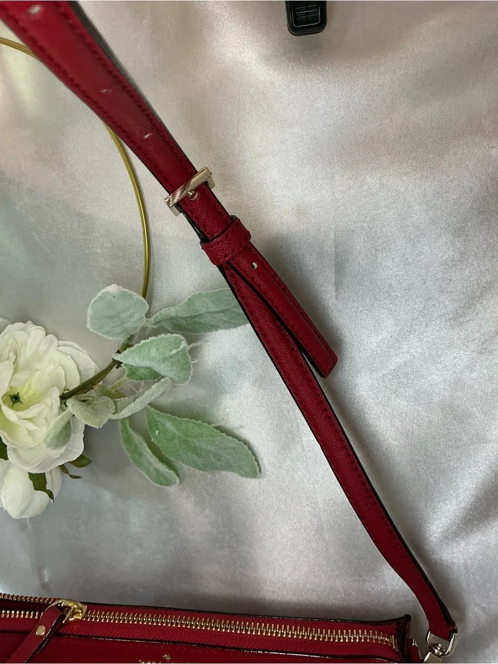 EUC Kate Spade Saffiano Leather Crossbody Gold Hardware with Dustbag